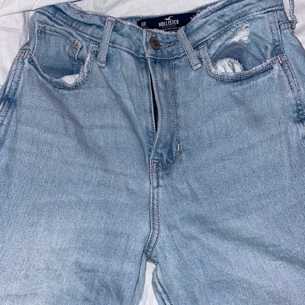 RIPPED HOLLISTER JEANS